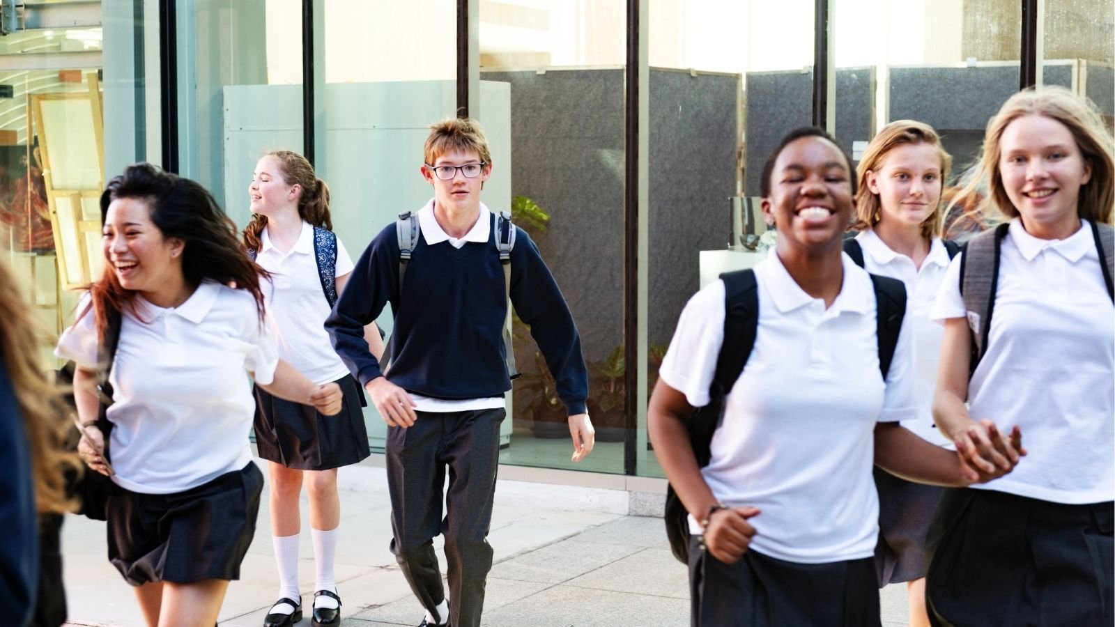 uk-school-students-learning